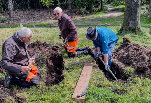 Picknickbank plaatsen op de Molenbult